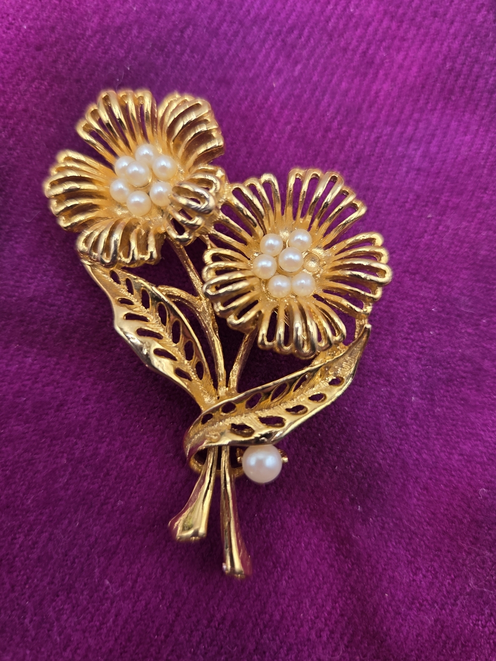 1217. Vintage Gold Tone Signed MJ Ent Floral Pearl Brooch